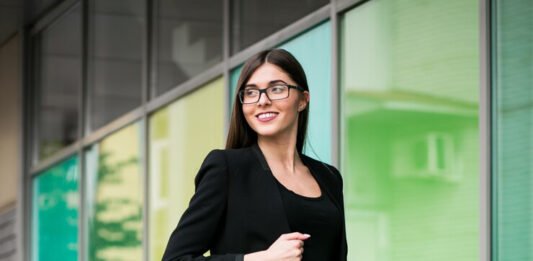 are sandals business casual